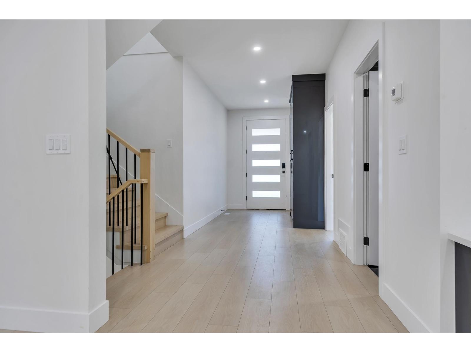 1680a Mckenzie Road, Abbotsford, British Columbia  V2S 8J6 - Photo 3 - R3089895