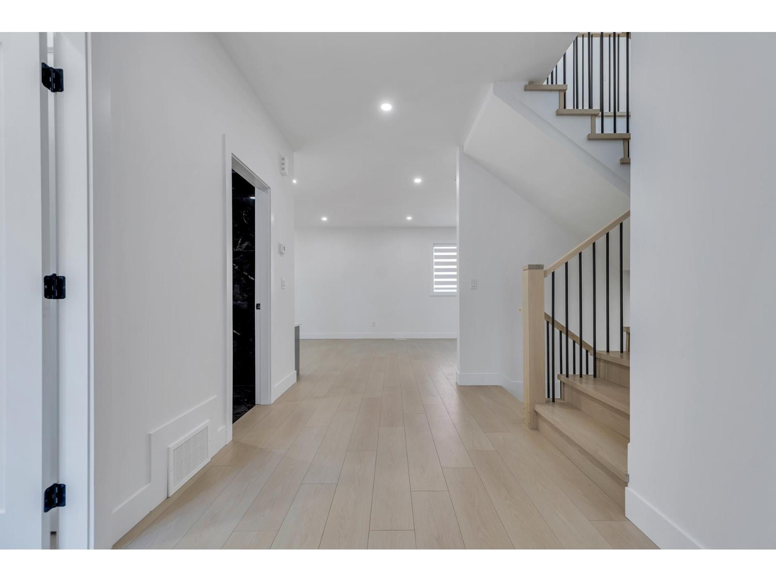 1680a Mckenzie Road, Abbotsford, British Columbia  V2S 8J6 - Photo 4 - R3089895