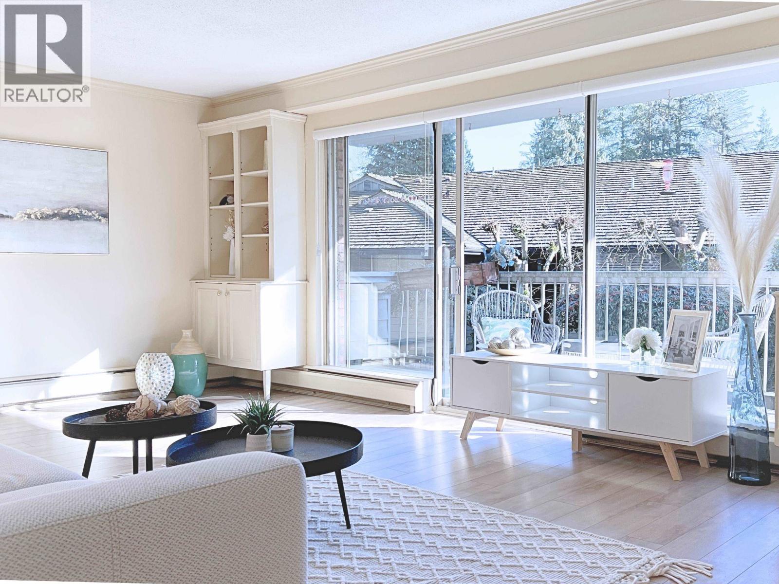 1218 235 KEITH ROAD, West Vancouver, British Columbia