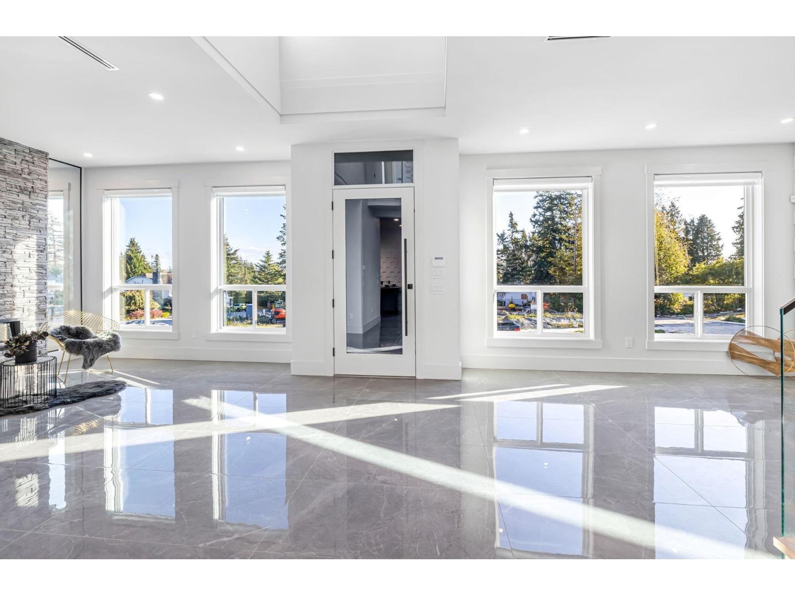 16059 9a Ave Avenue, Surrey, British Columbia  V4A 4W5 - Photo 3 - R3089908