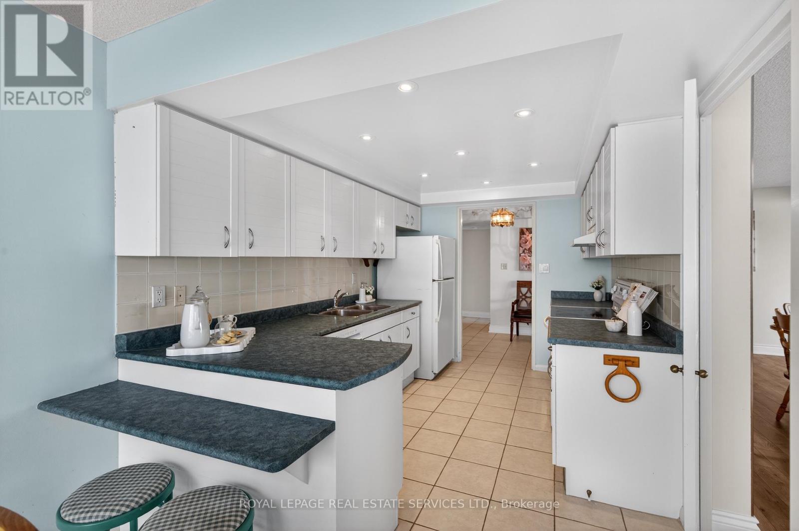 1601 - 2180 Marine Drive, Oakville, Ontario  L6L 5V2 - Photo 11 - W12788716