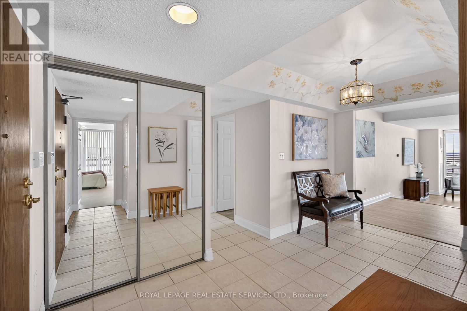 1601 - 2180 Marine Drive, Oakville, Ontario  L6L 5V2 - Photo 7 - W12788716