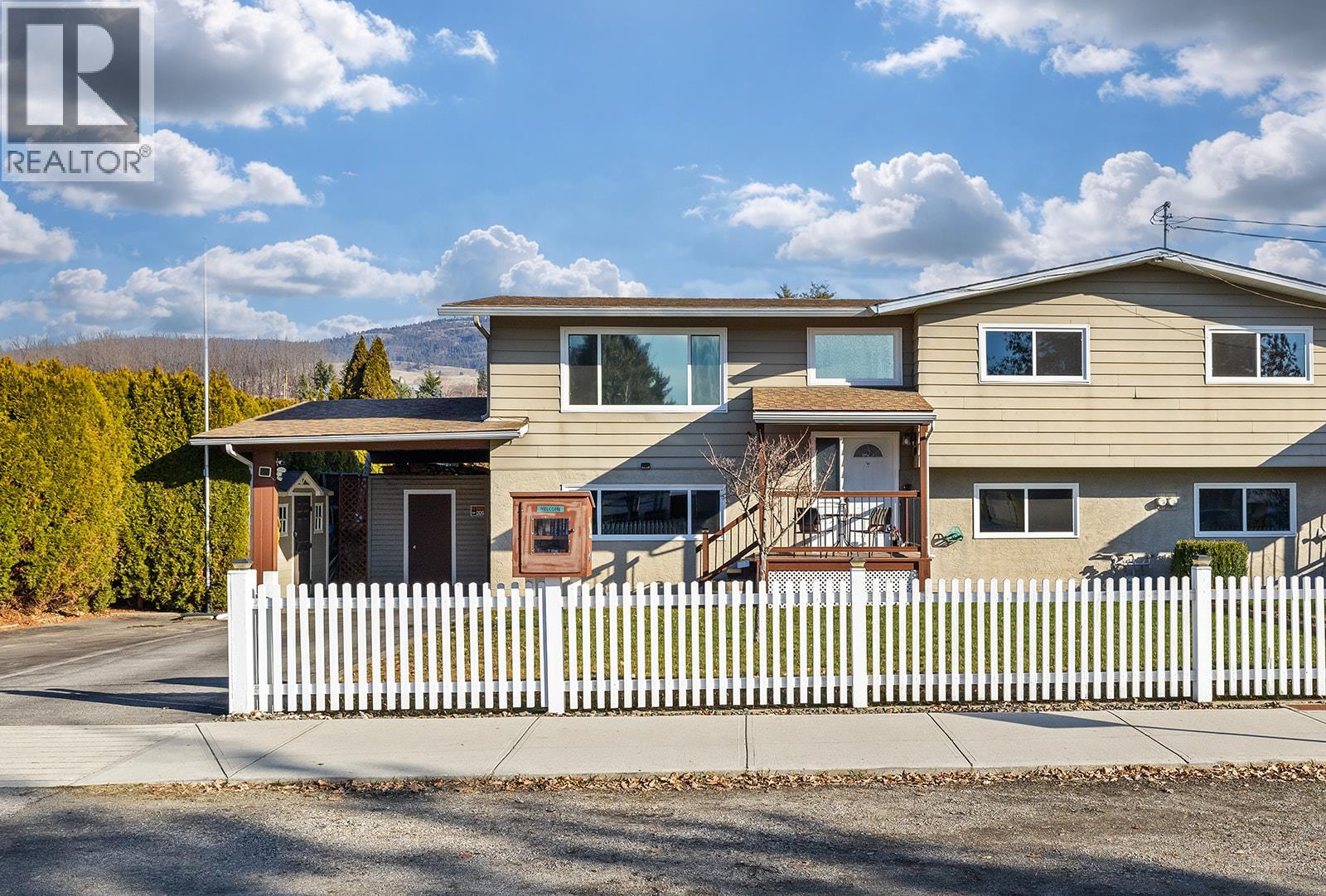 565 Hemlock Road, Kelowna, British Columbia  V1X 4W8 - Photo 3 - 10375750