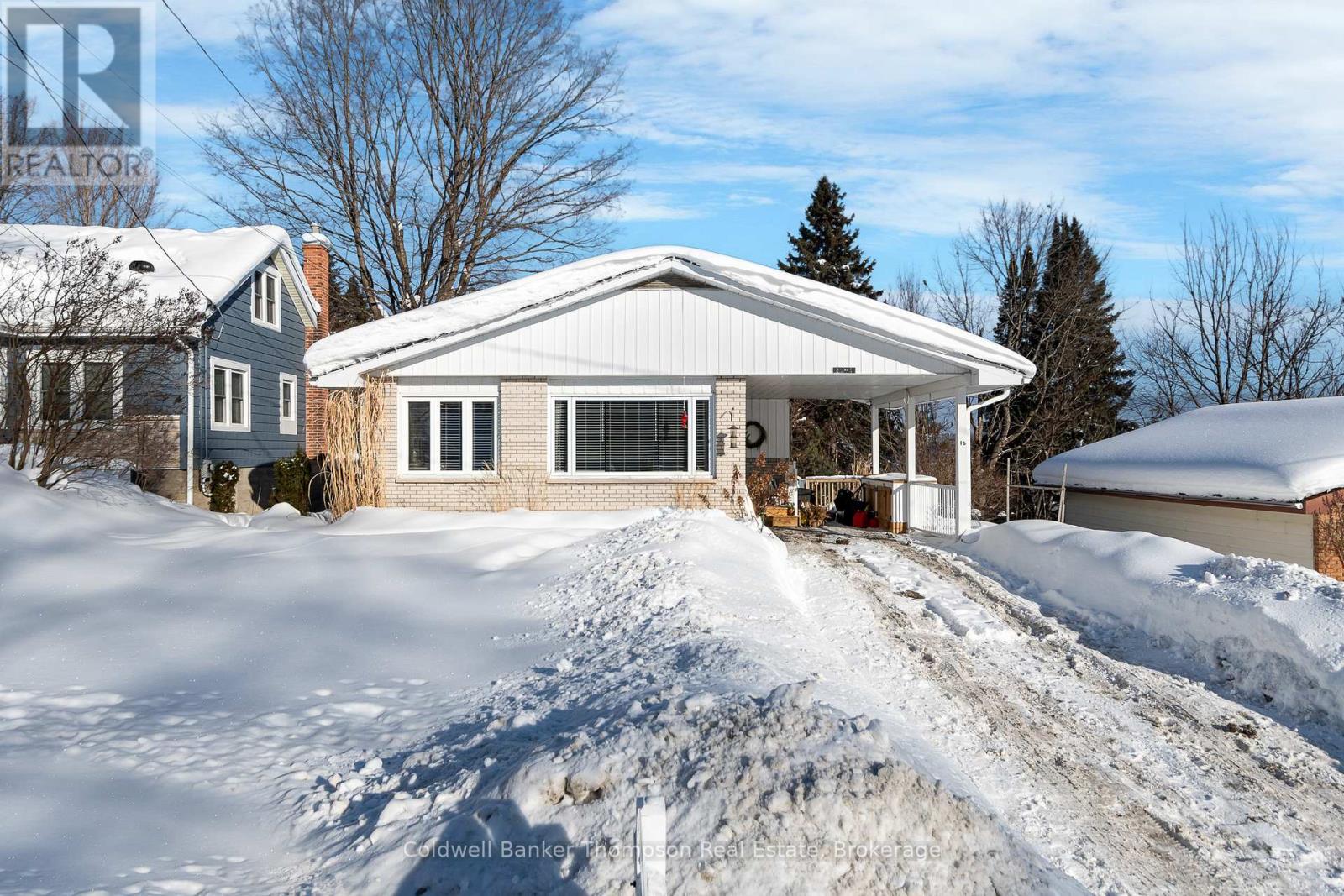 12 Cora Street W, Huntsville, Ontario P1H 1V7 - Photo 2 - X12788790