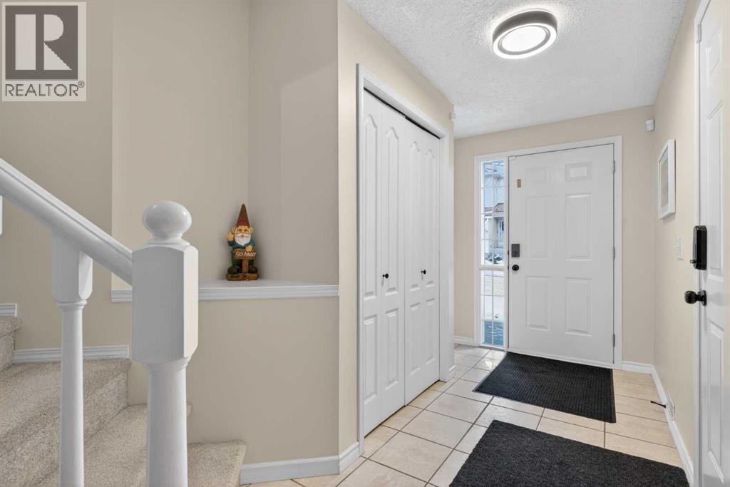 42 Hamptons Link Nw, Calgary, Alberta  T3A 5V9 - Photo 2 - A2281569