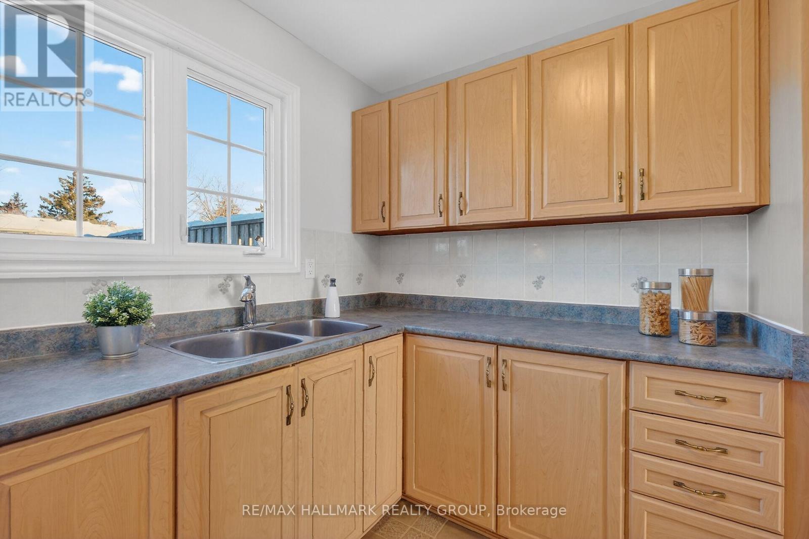 111 - 1061 Meadowlands Drive, Ottawa, Ontario  K2C 0K5 - Photo 12 - X12788768