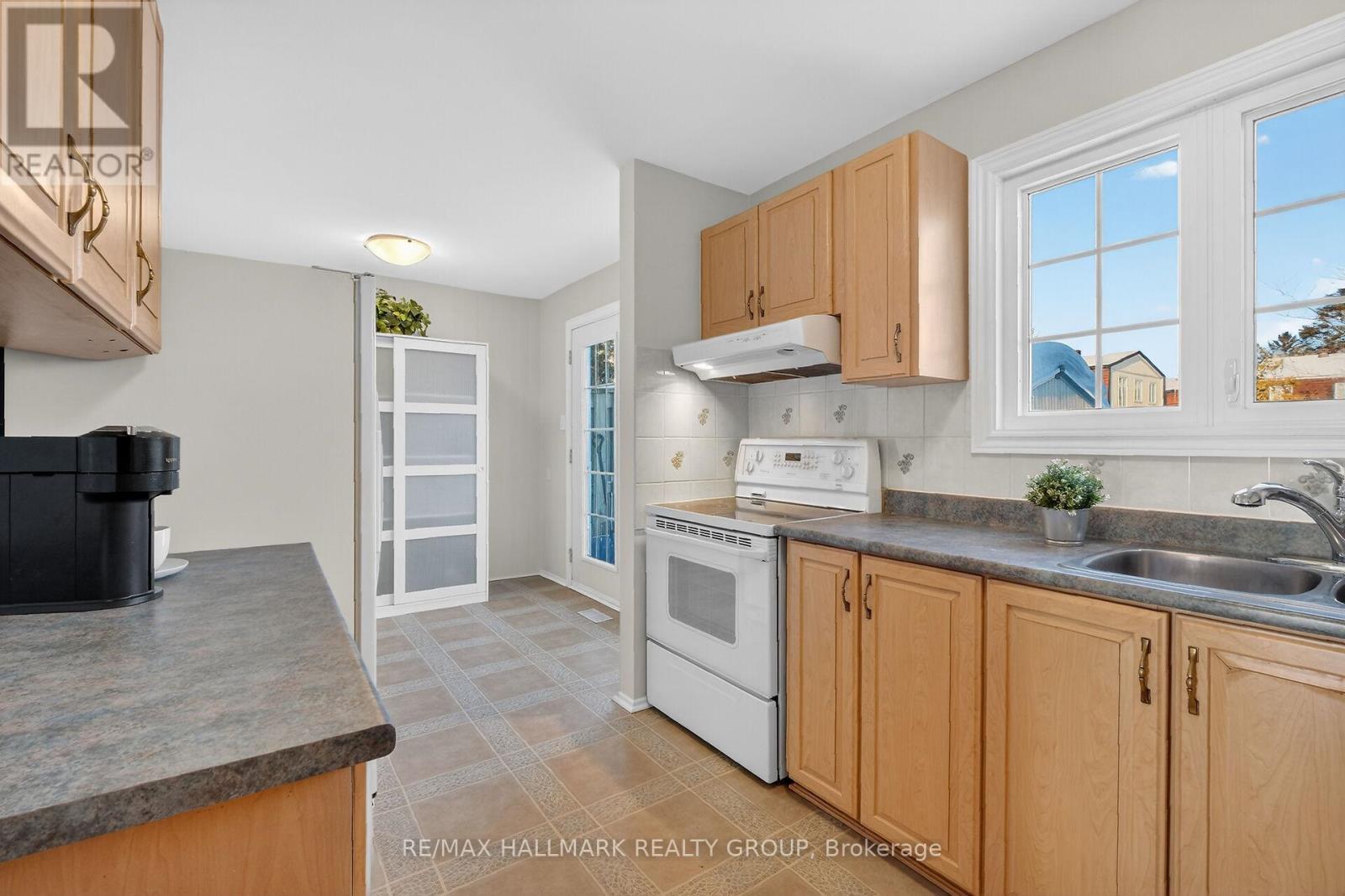 111 - 1061 Meadowlands Drive, Ottawa, Ontario  K2C 0K5 - Photo 14 - X12788768