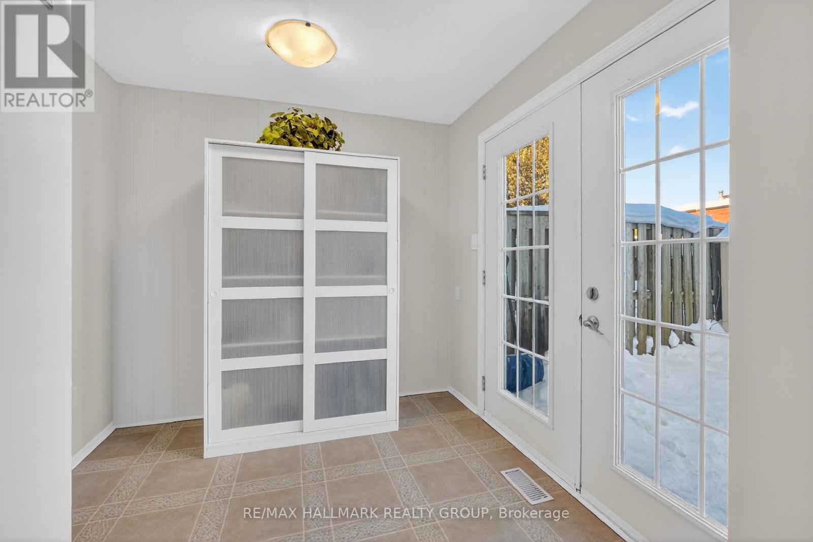 111 - 1061 Meadowlands Drive, Ottawa, Ontario  K2C 0K5 - Photo 18 - X12788768