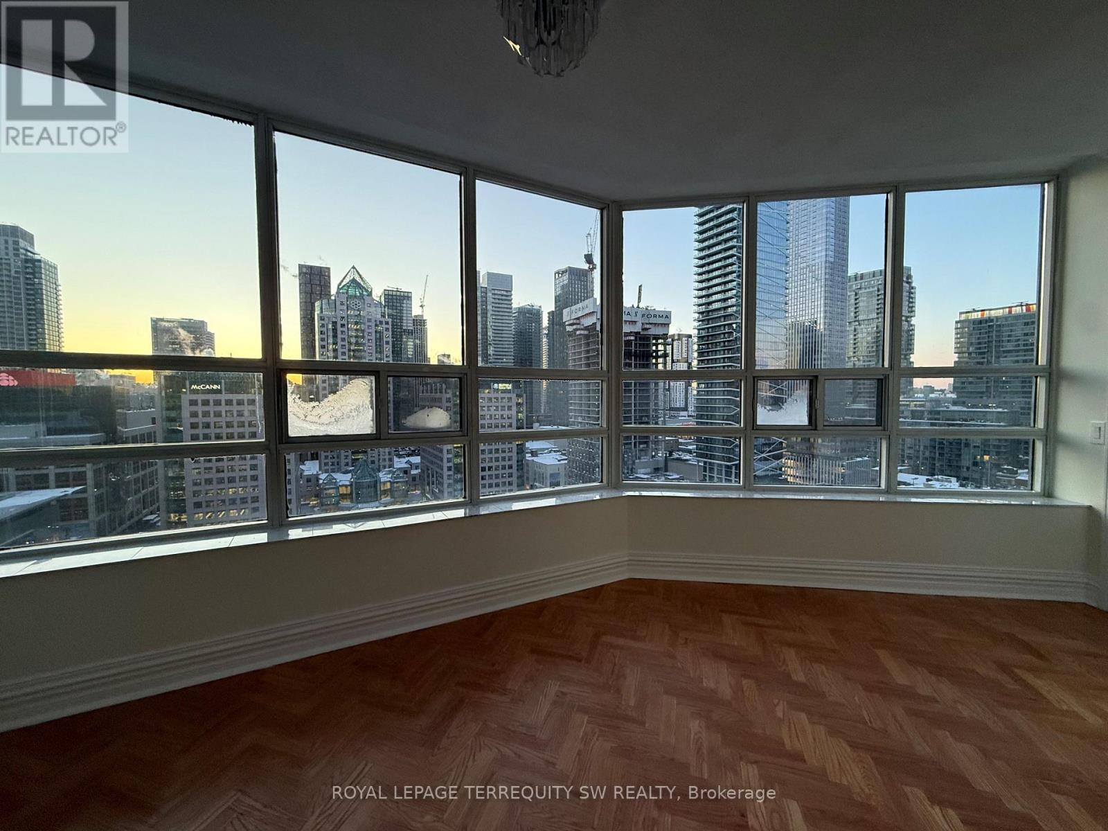 2001 - 71 Simcoe Street, Toronto (Bay Street Corridor), Ontario  M5J 2S9 - Photo 7 - C12736820