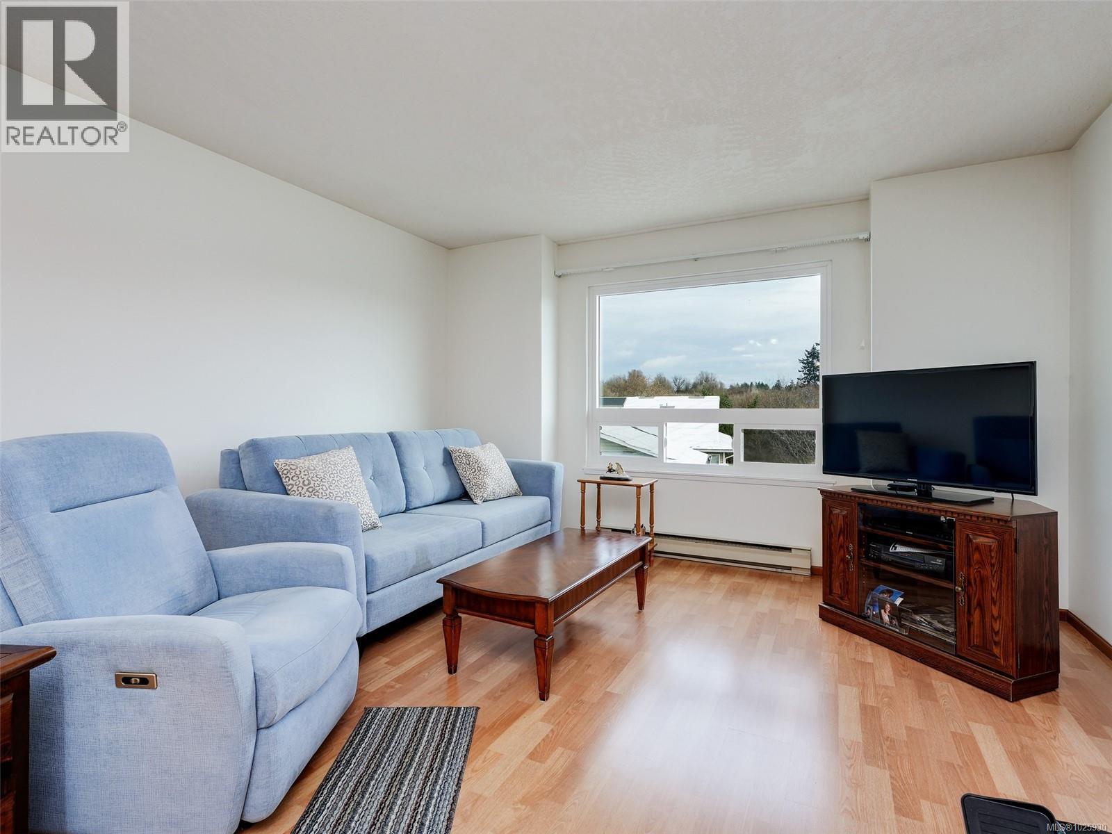 39 4125 Interurban Rd, Saanich, British Columbia  V8Z 4W8 - Photo 2 - 1025930