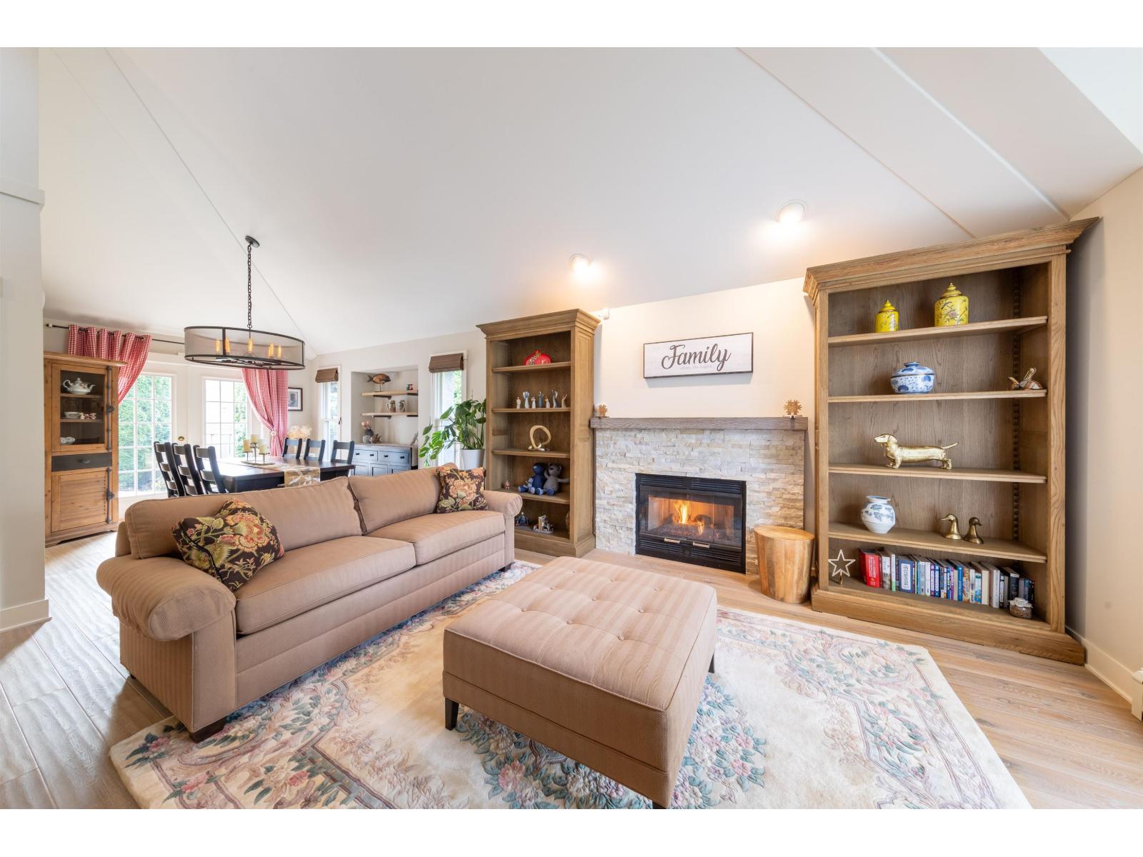 12576 18 Avenue, Surrey, British Columbia  V4A 1V7 - Photo 5 - R3076301