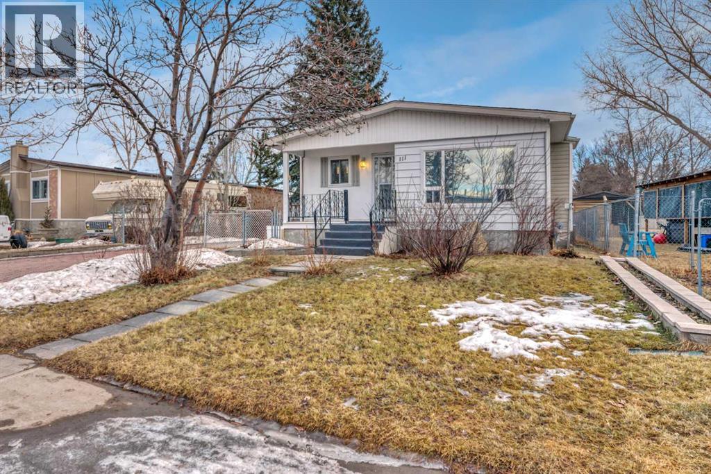 111 Brentwood Drive, Strathmore, Alberta  T1P 1E4 - Photo 1 - A2285276