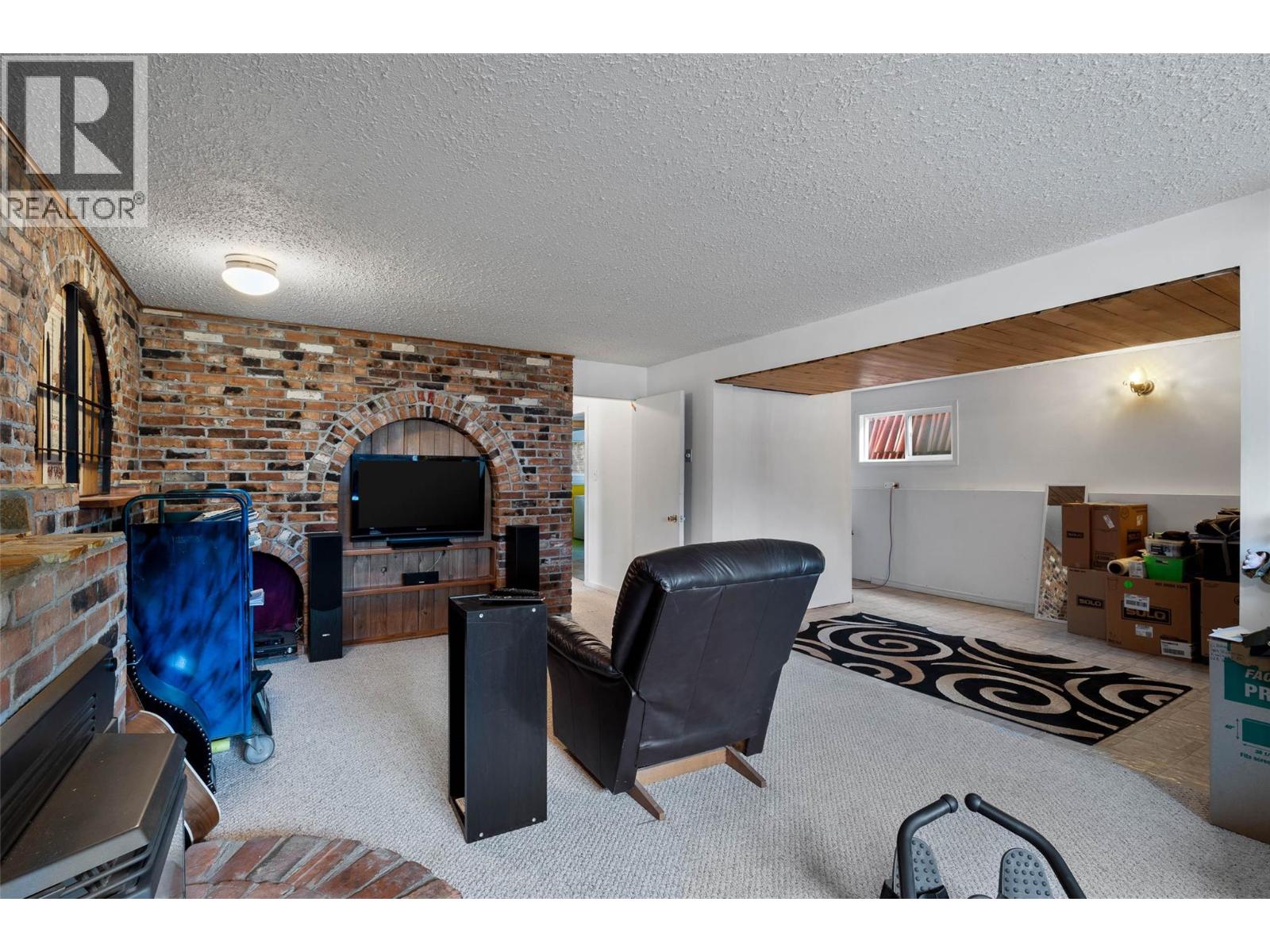 1864 Dickenson Road, Kamloops, British Columbia  V2B 6C9 - Photo 18 - 10376006