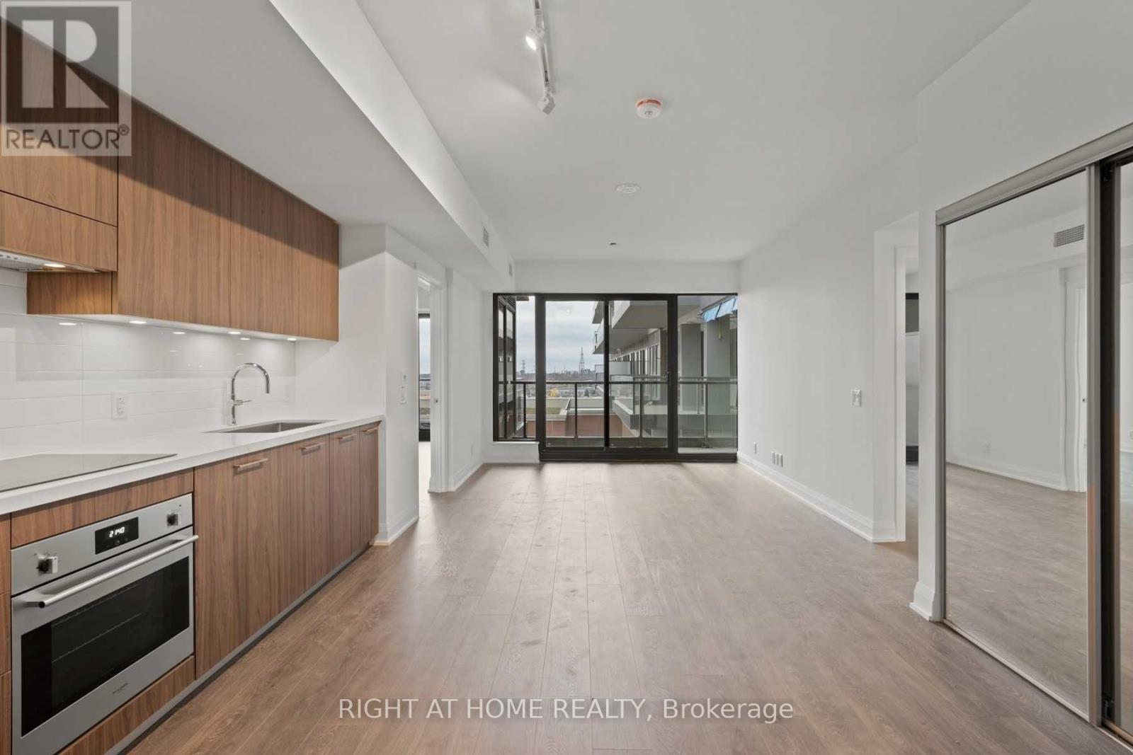 812 - 33 Frederick Todd Way, Toronto, Ontario  M4G 0C9 - Photo 4 - C12788730