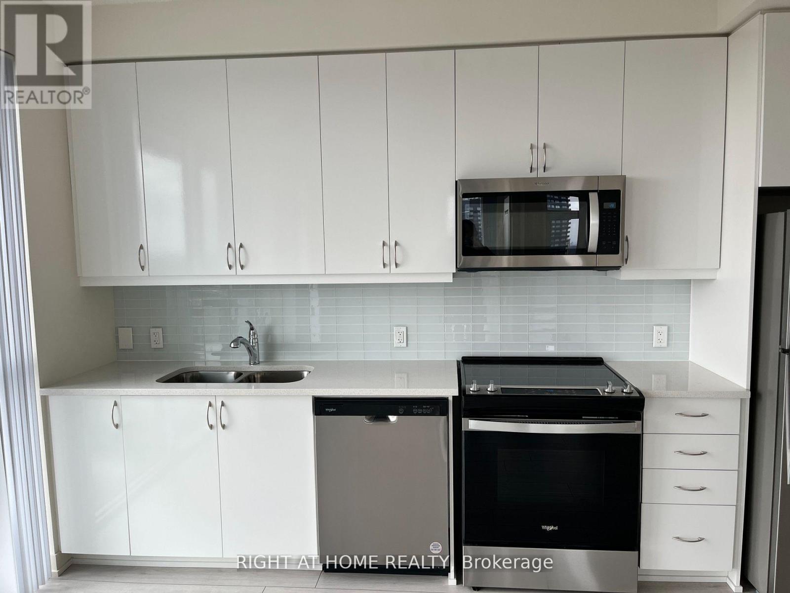 4099 Yonge Street, Toronto, Ontario  M2N 0L8 - Photo 4 - C12788736