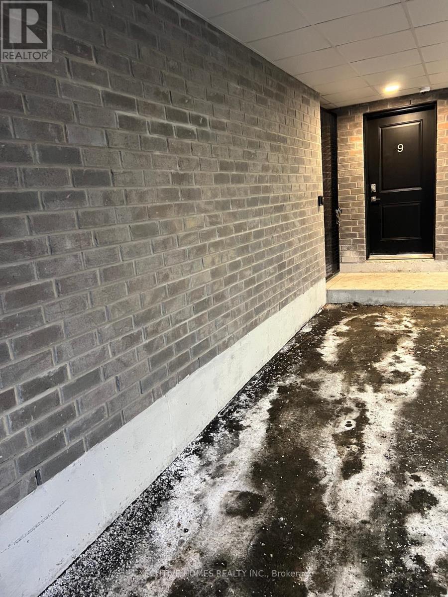 9 Calamint Lane, Toronto, Ontario  M1W 2H1 - Photo 19 - E12788766