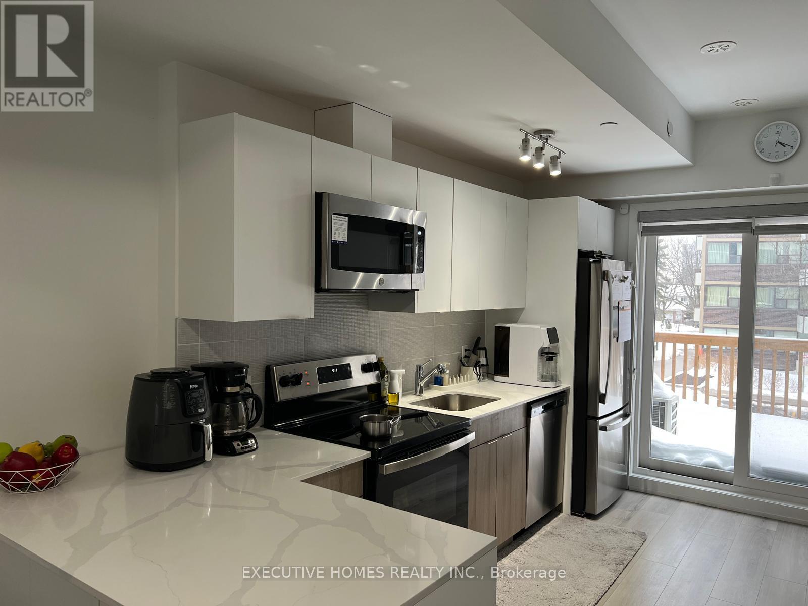 9 Calamint Lane, Toronto, Ontario  M1W 2H1 - Photo 5 - E12788766