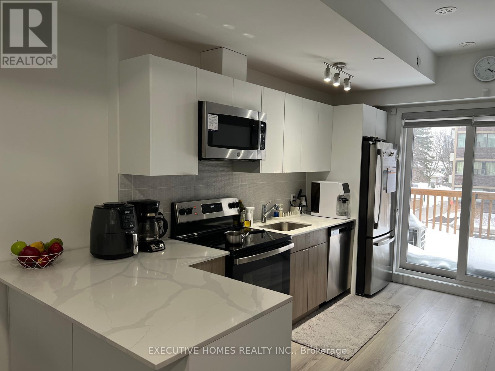 9 Calamint Lane, Toronto, Ontario  M1W 2H1 - Photo 6 - E12788766