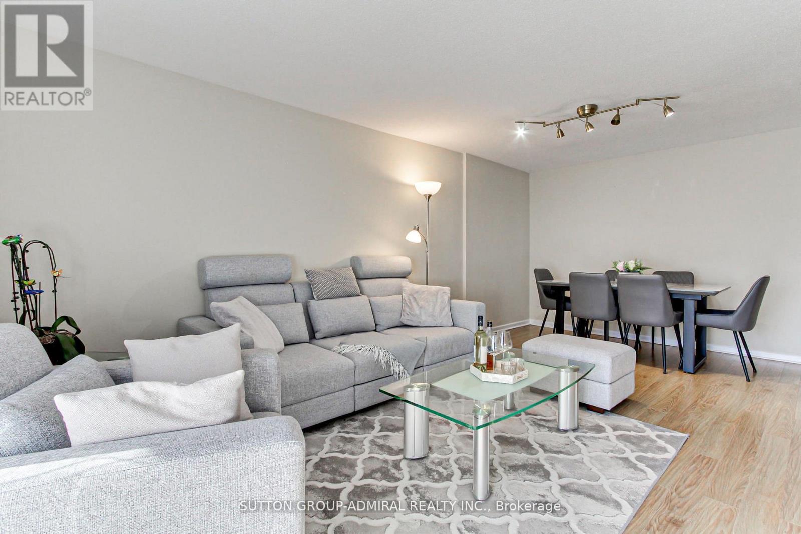 303 - 1 Royal Orchard Boulevard, Markham, Ontario  L3T 3C2 - Photo 18 - N12788748