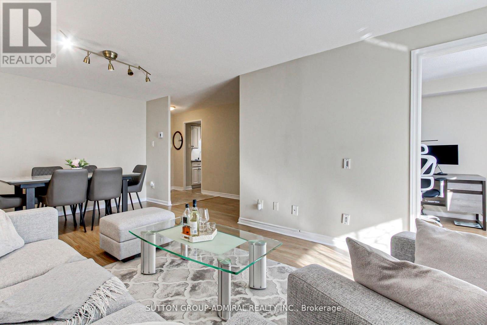 303 - 1 Royal Orchard Boulevard, Markham, Ontario  L3T 3C2 - Photo 19 - N12788748