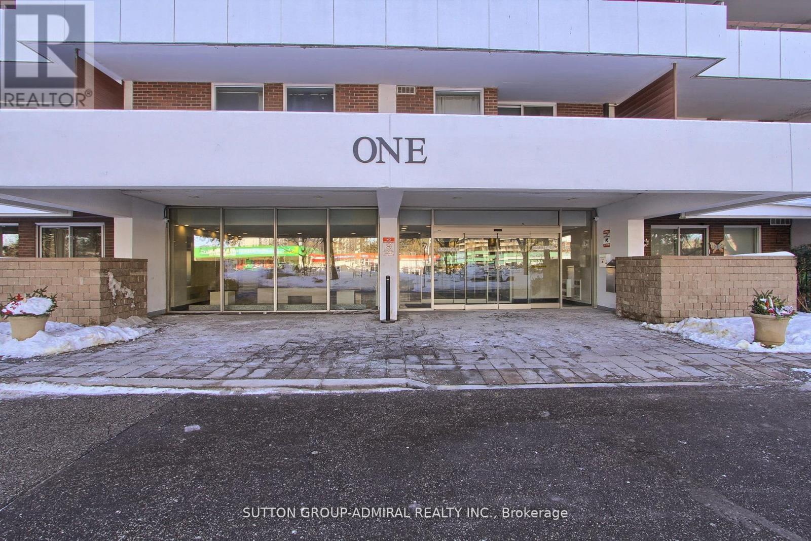303 - 1 Royal Orchard Boulevard, Markham, Ontario  L3T 3C2 - Photo 3 - N12788748