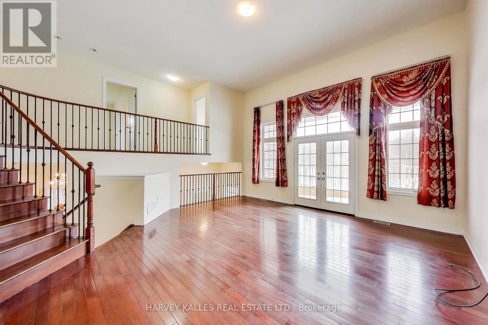 28 Morganfield Court, Richmond Hill, Ontario  L4E 0S6 - Photo 10 - N12788786