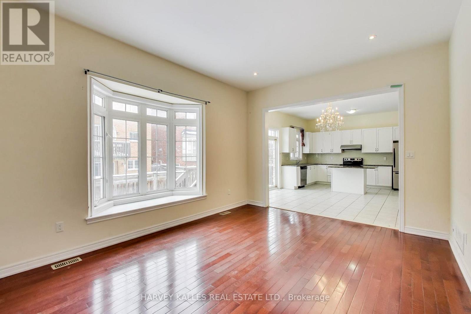 28 Morganfield Court, Richmond Hill, Ontario  L4E 0S6 - Photo 20 - N12788786