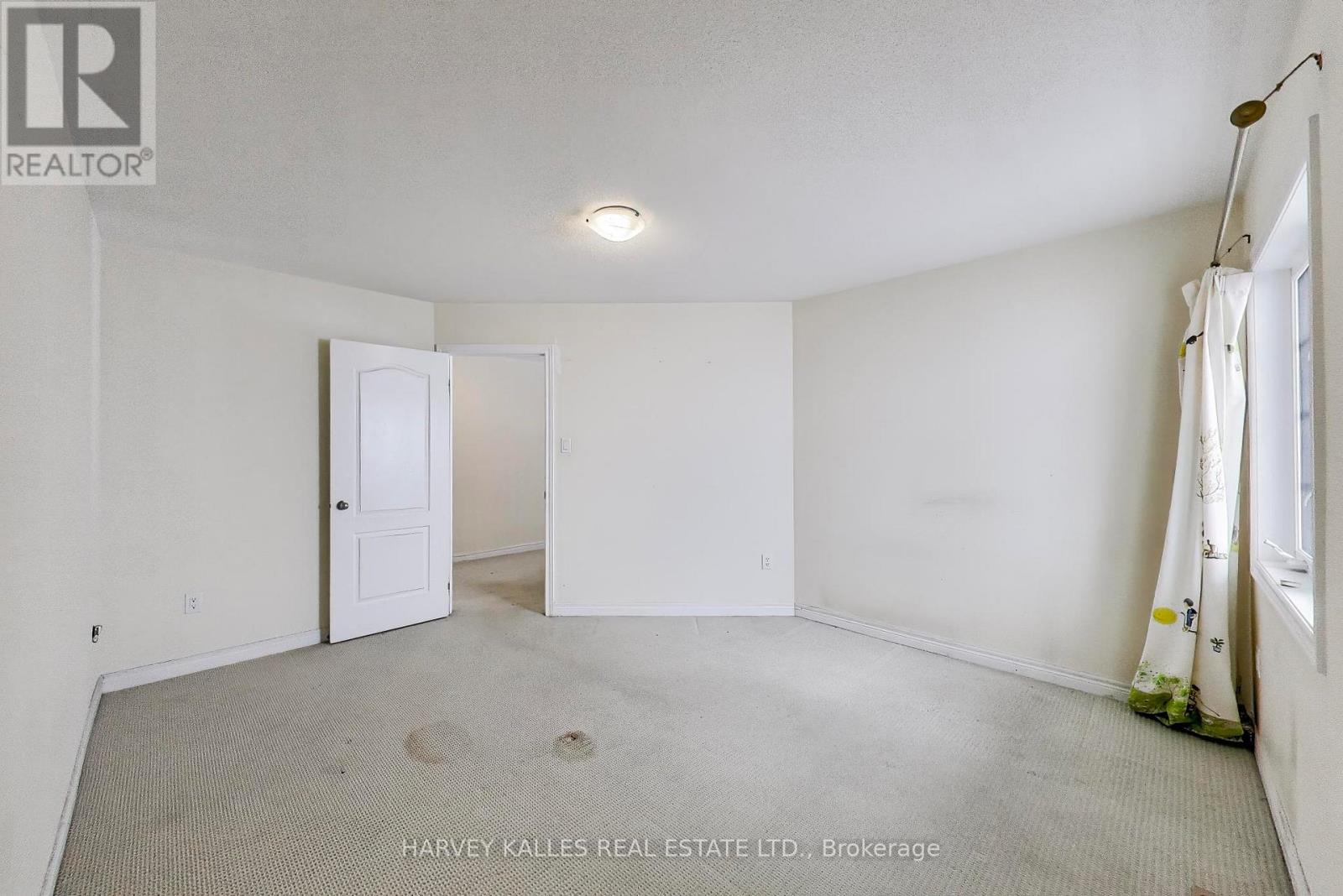 28 Morganfield Court, Richmond Hill, Ontario  L4E 0S6 - Photo 33 - N12788786