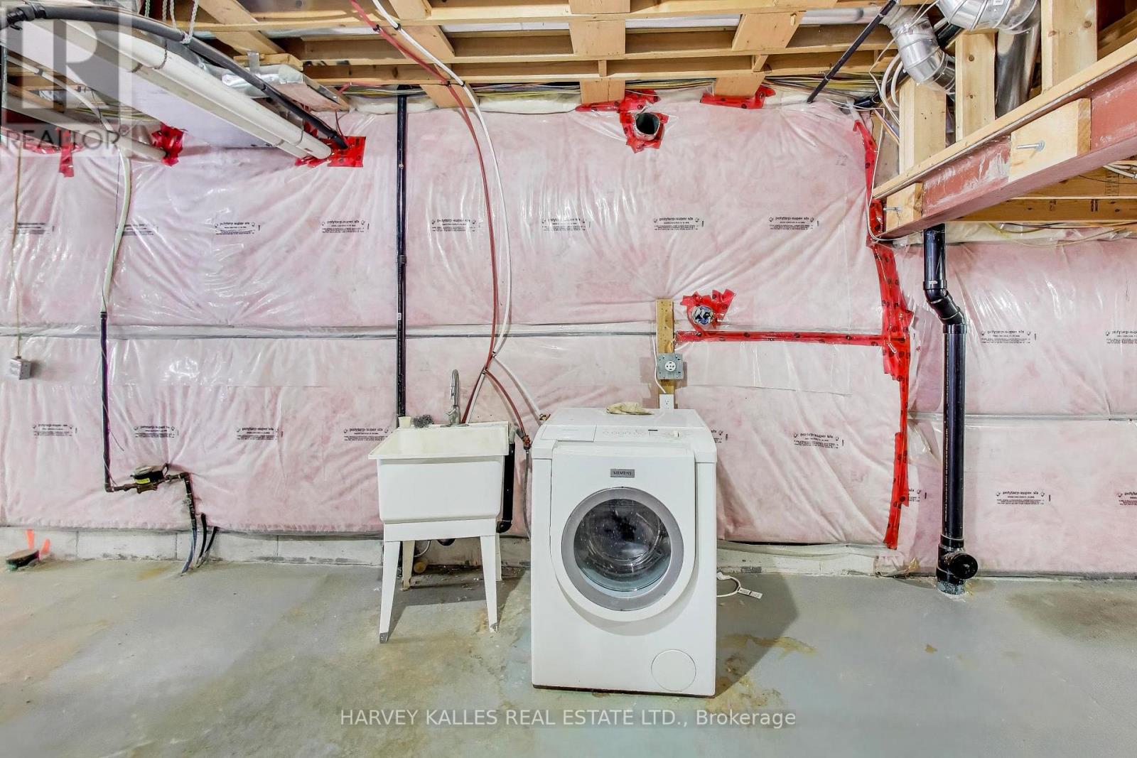 28 Morganfield Court, Richmond Hill, Ontario  L4E 0S6 - Photo 44 - N12788786