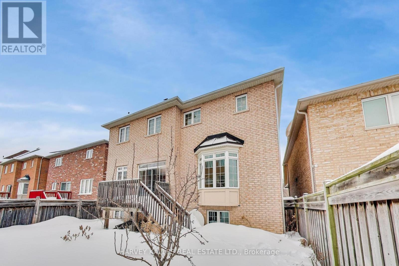 28 Morganfield Court, Richmond Hill, Ontario  L4E 0S6 - Photo 5 - N12788786