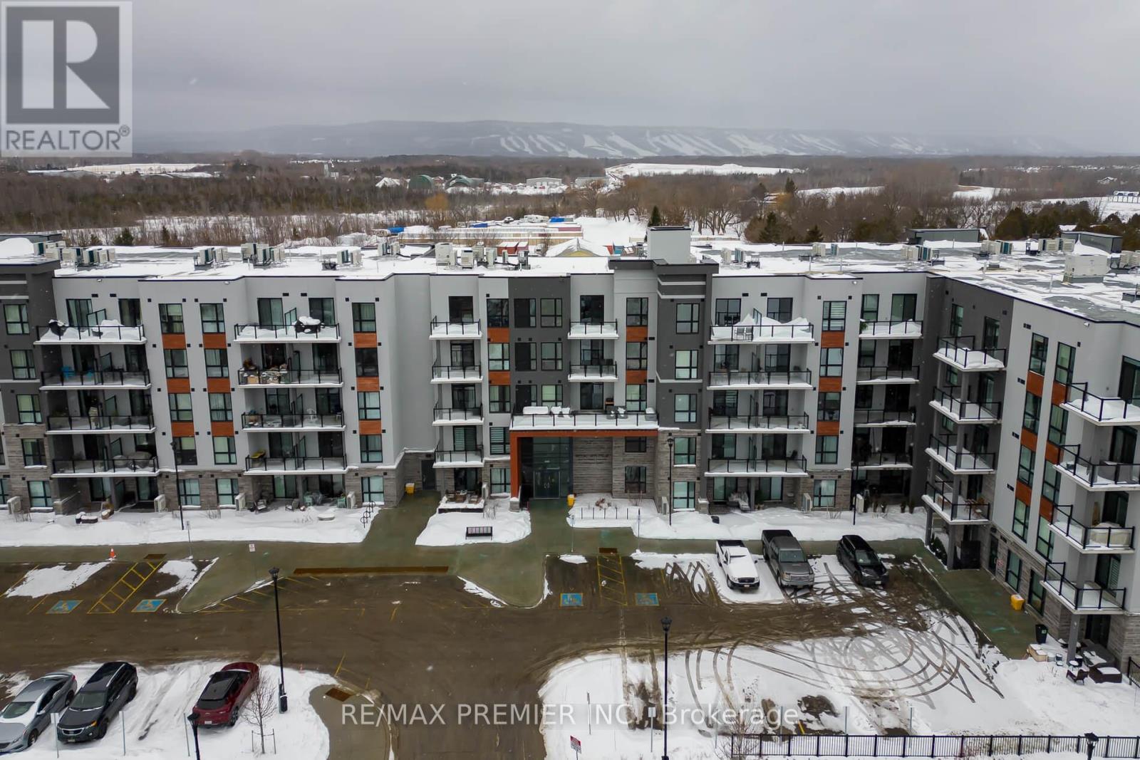 120 - 4 Kimberly Lane, Collingwood, Ontario  L9Y 5B4 - Photo 2 - S12788752