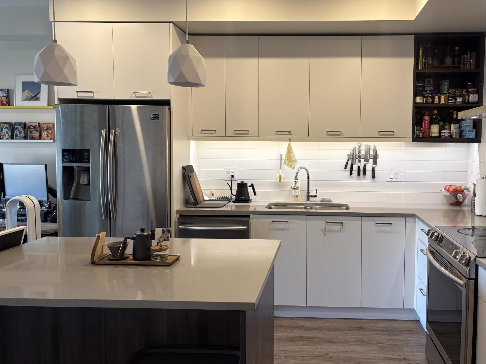 A200 20087 68 Avenue, Langley, British Columbia  V2Y 0Y2 - Photo 3 - R3089714