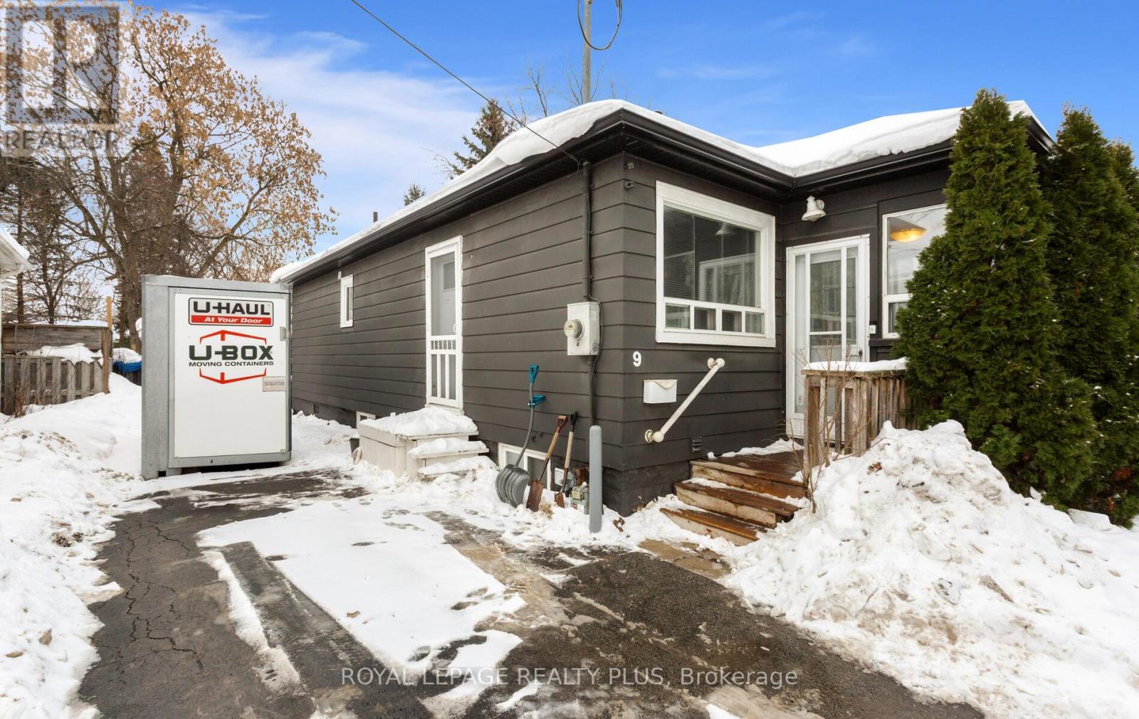 9 EWING STREET, Halton Hills, Ontario