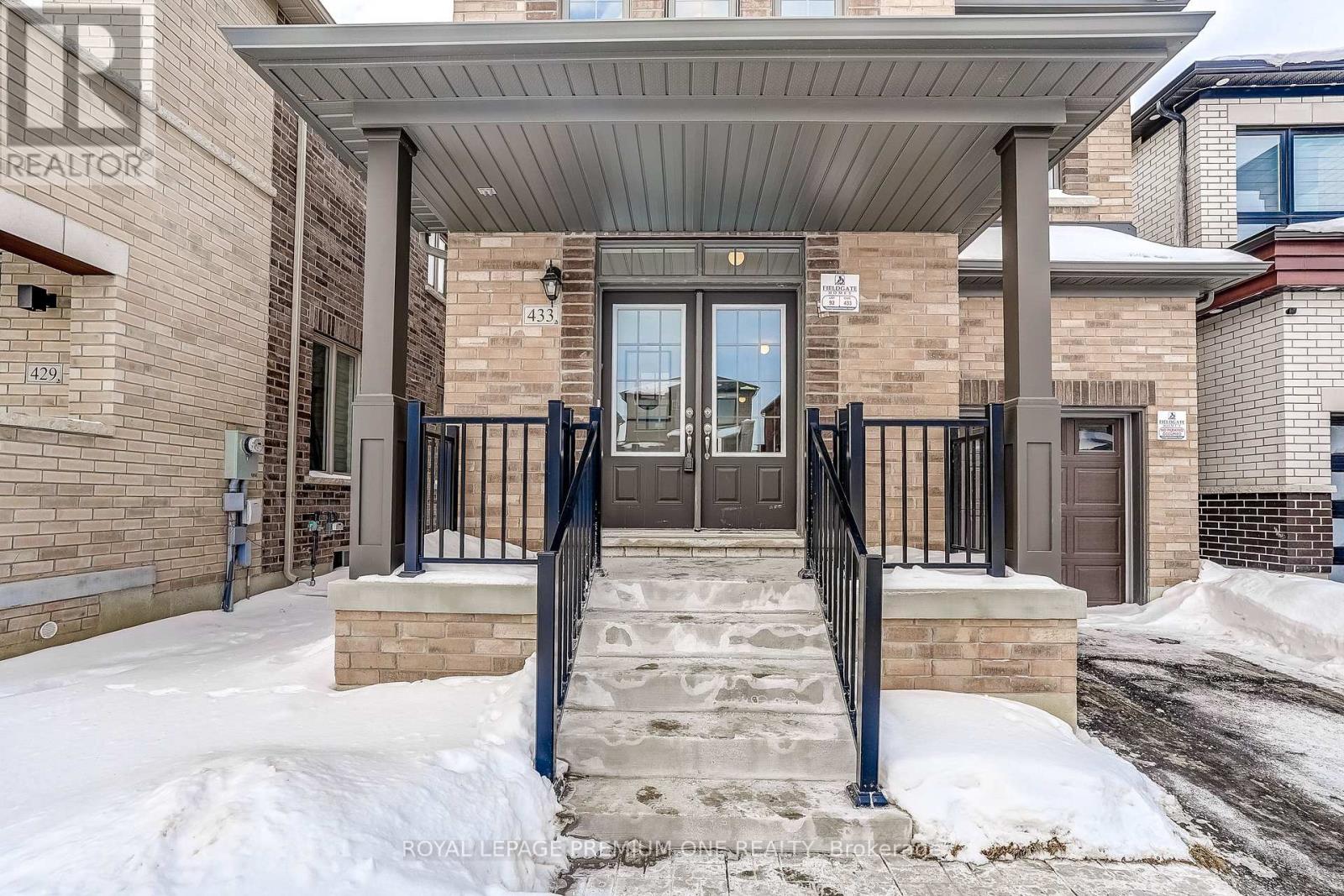 433 Kennedy Circle, Milton, Ontario  L9T 7E7 - Photo 5 - W12591224