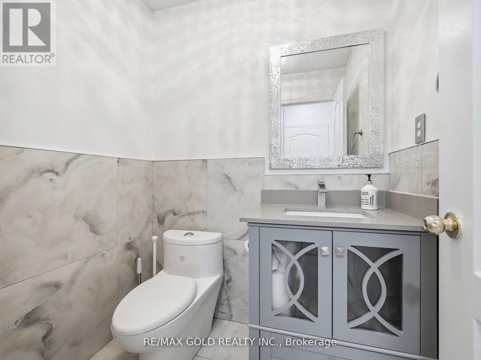 78 Passfield Trail, Brampton, Ontario  L6P 1V1 - Photo 12 - W12788726