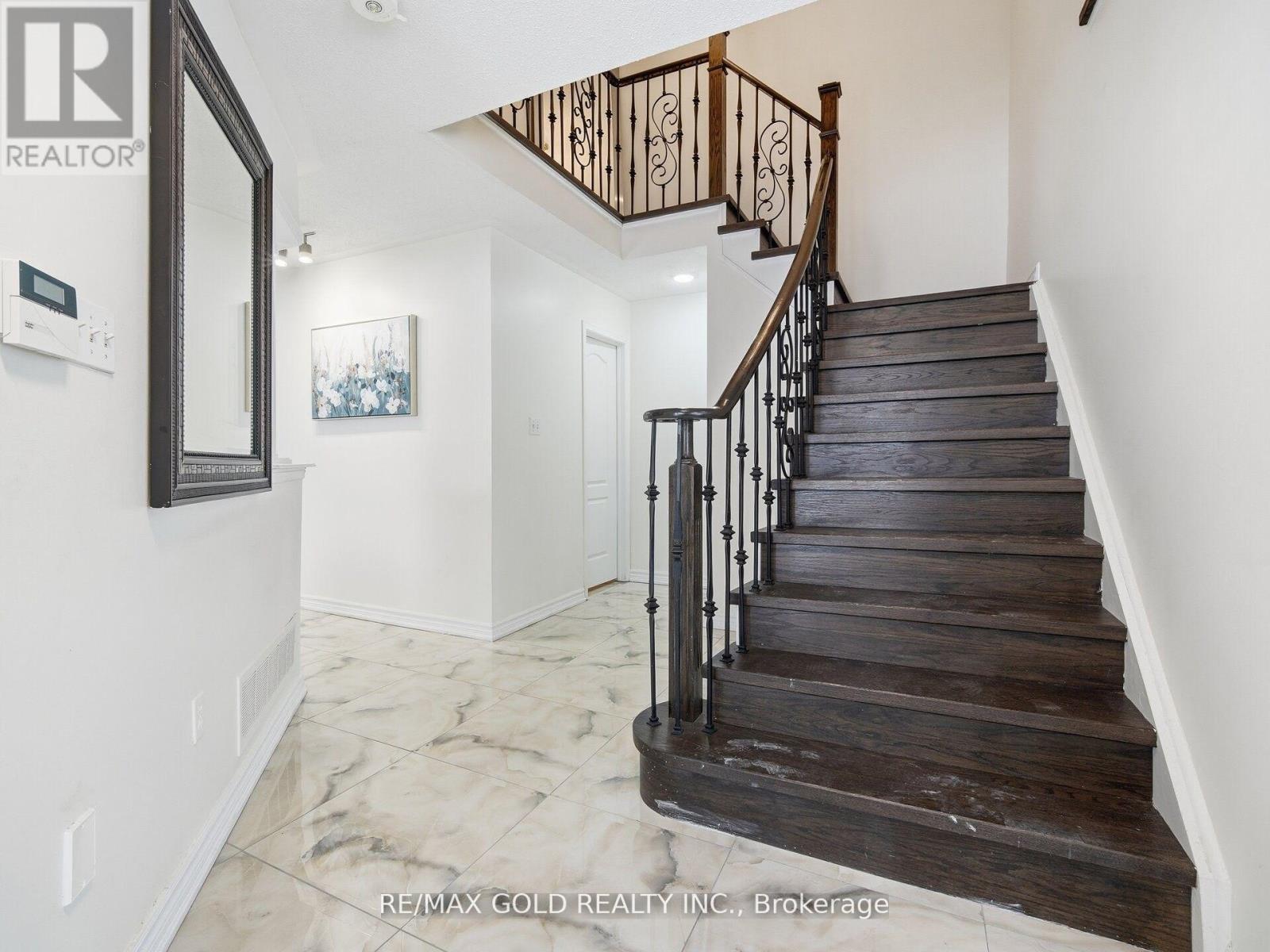 78 Passfield Trail, Brampton, Ontario  L6P 1V1 - Photo 13 - W12788726