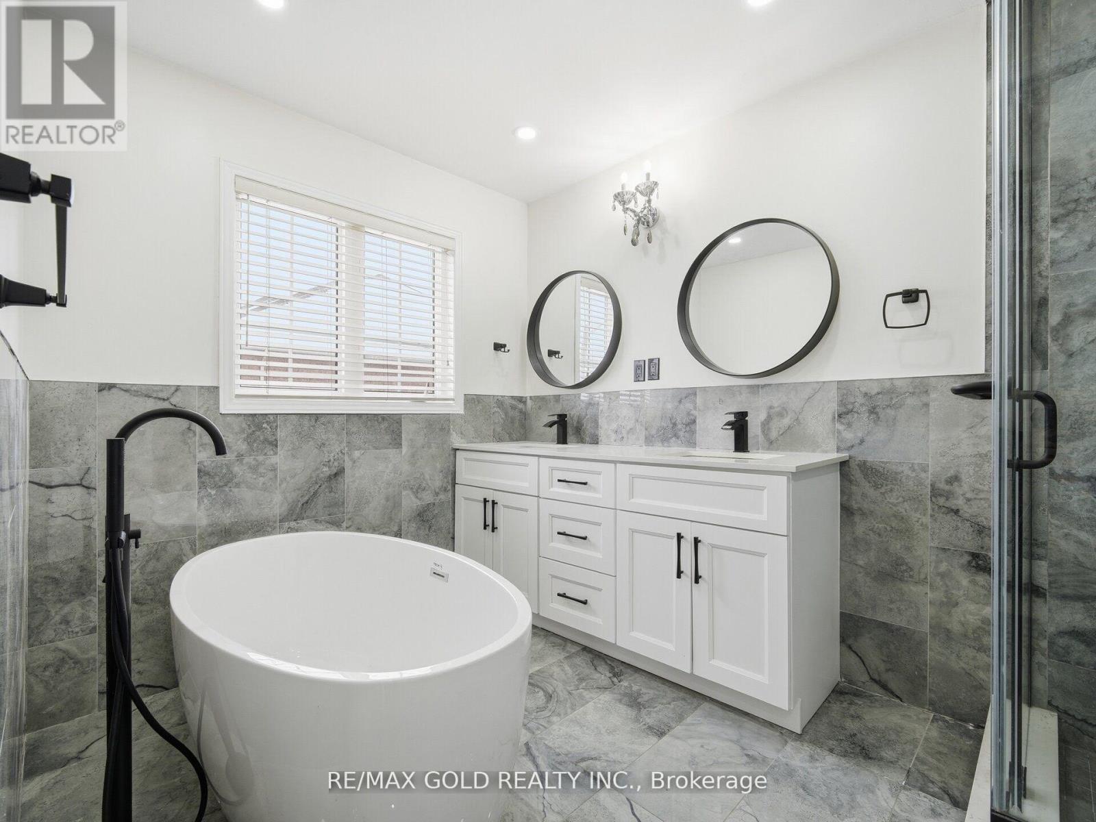 78 Passfield Trail, Brampton, Ontario  L6P 1V1 - Photo 16 - W12788726