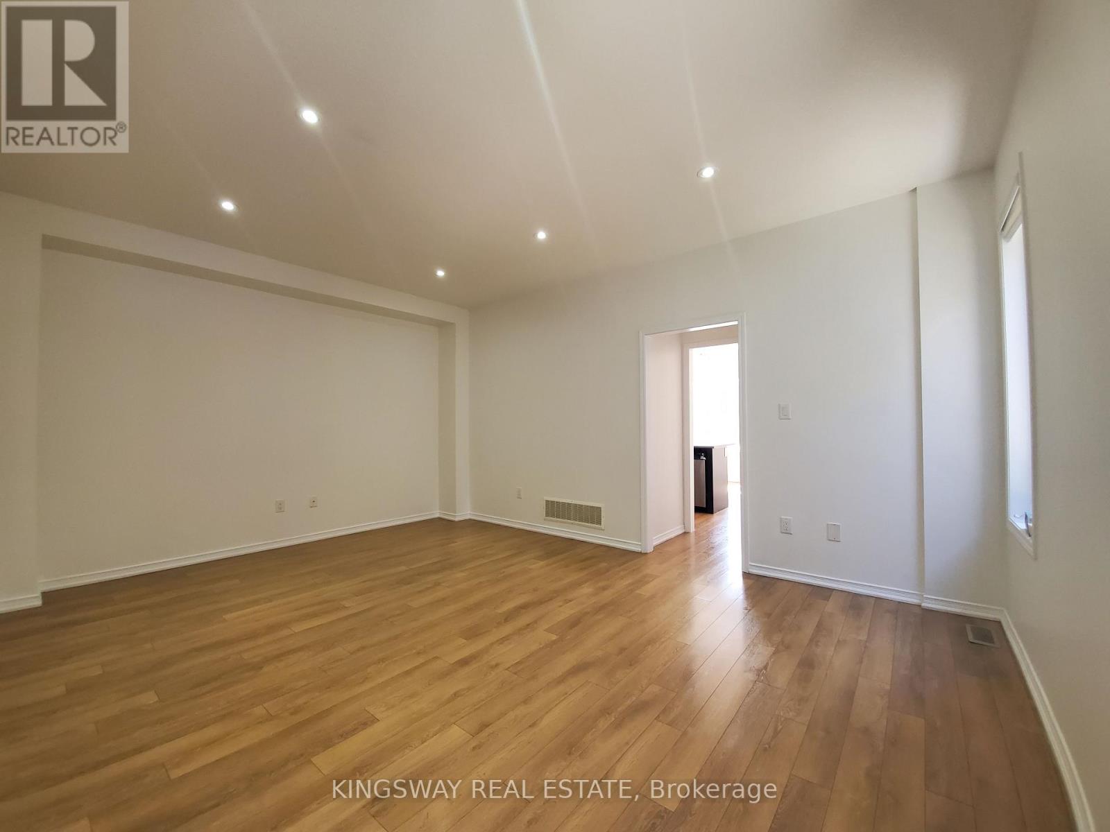 Upper - 593 Remembrance Road, Brampton, Ontario  L7A 4L2 - Photo 7 - W12788728