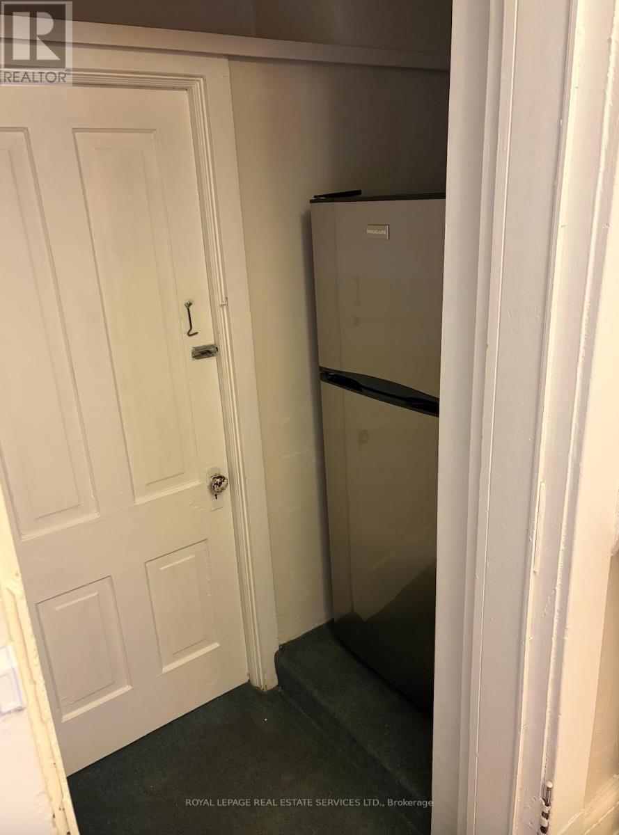 Main - 187 Geoffrey Street, Toronto, Ontario  M6R 1P6 - Photo 12 - W12788754