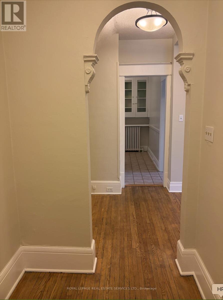 Main - 187 Geoffrey Street, Toronto, Ontario  M6R 1P6 - Photo 2 - W12788754