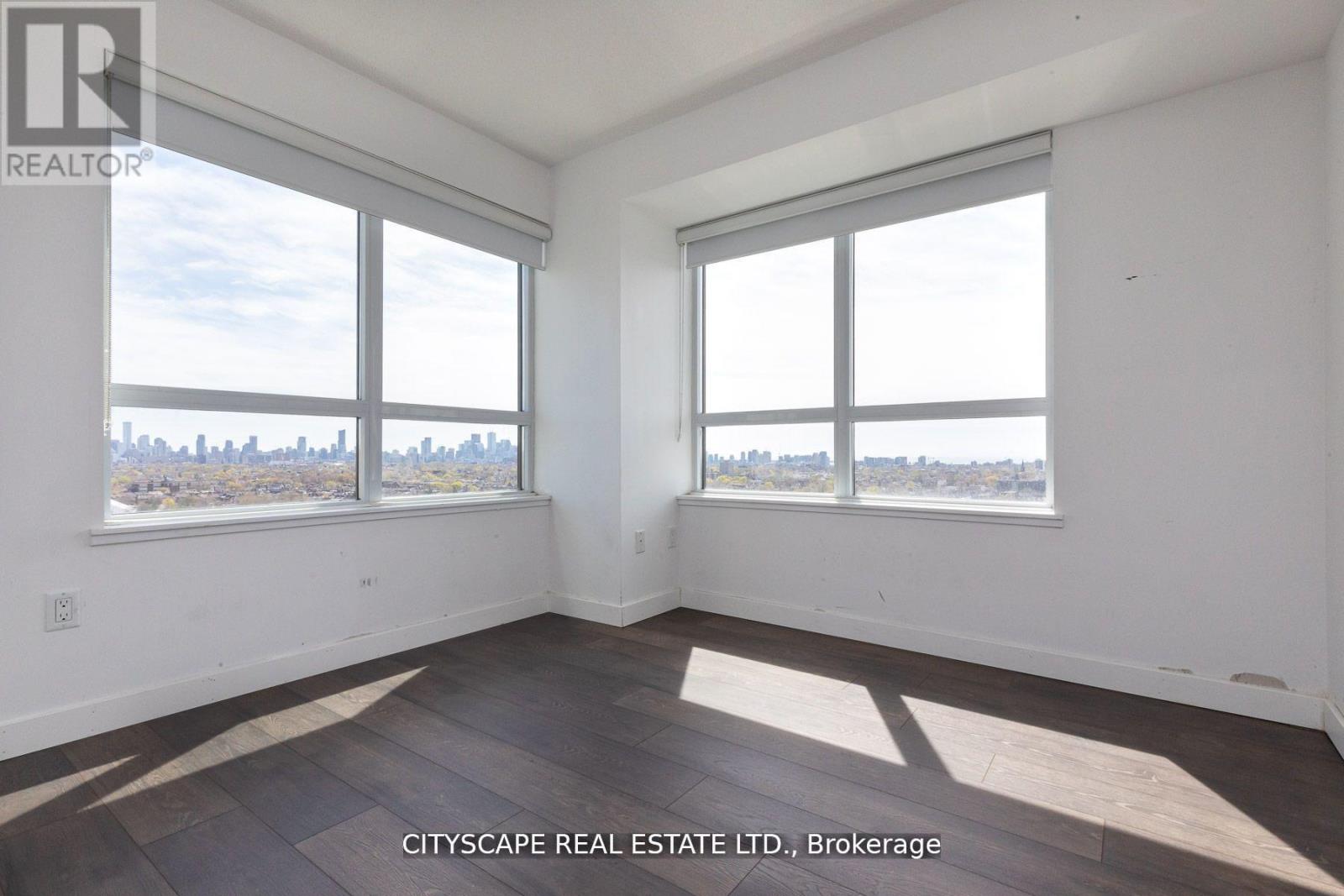 1002 - 1420 Dupont Street, Toronto, Ontario  M6H 4J8 - Photo 5 - W12788776