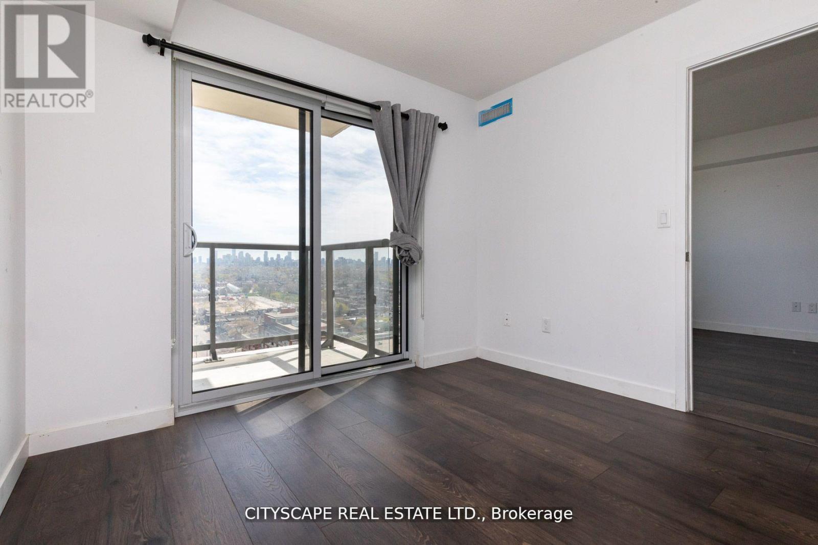 1002 - 1420 Dupont Street, Toronto, Ontario  M6H 4J8 - Photo 8 - W12788776