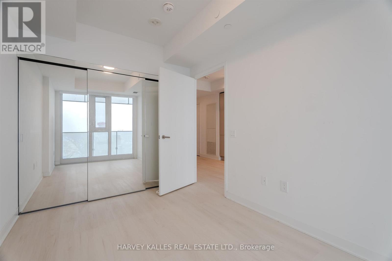 5211 - 3900 Confederation Parkway, Mississauga, Ontario  L5B 0M3 - Photo 17 - W12788780