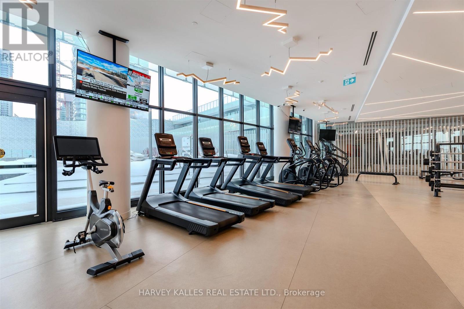 5211 - 3900 Confederation Parkway, Mississauga, Ontario  L5B 0M3 - Photo 29 - W12788780