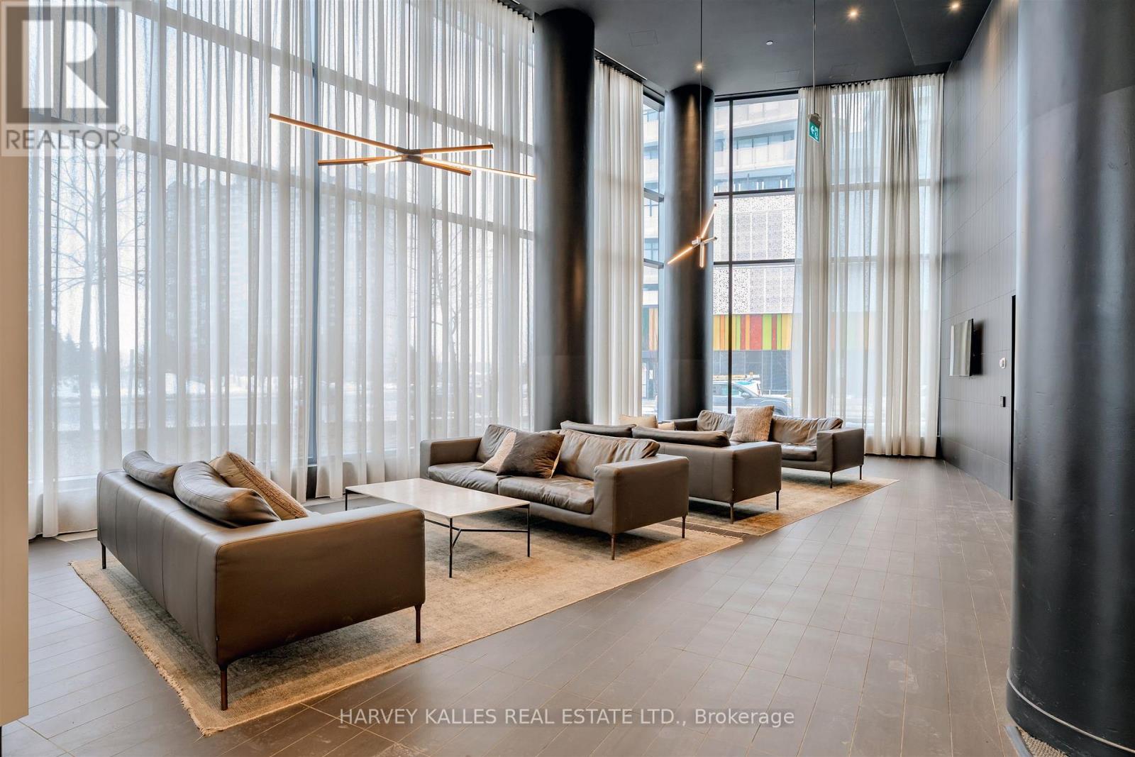 5211 - 3900 Confederation Parkway, Mississauga, Ontario  L5B 0M3 - Photo 6 - W12788780