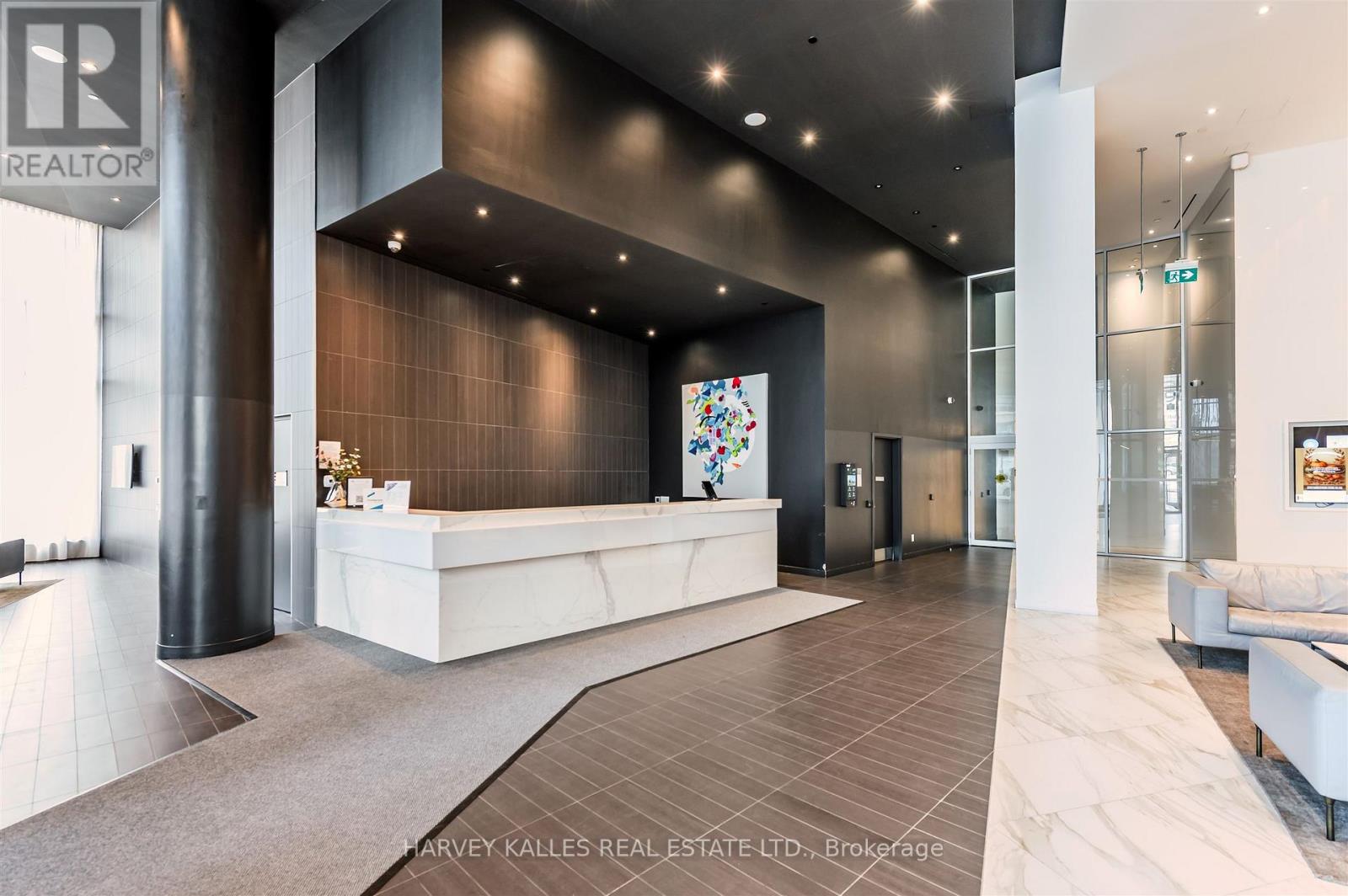 5211 - 3900 Confederation Parkway, Mississauga, Ontario  L5B 0M3 - Photo 7 - W12788780