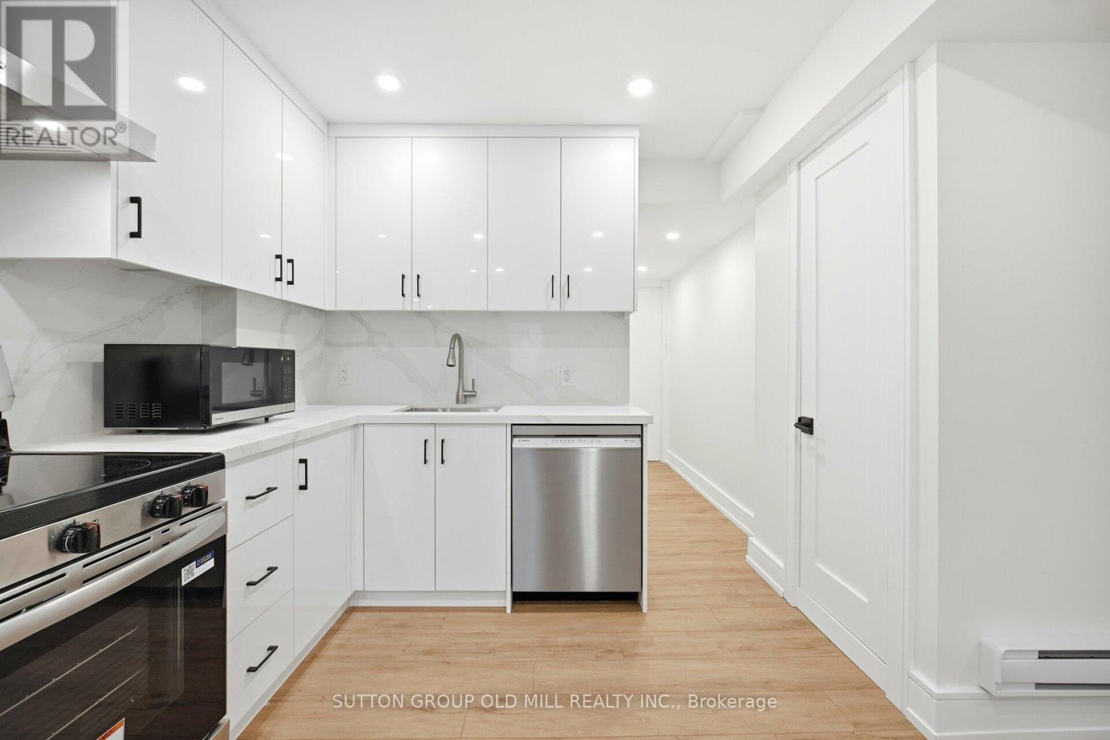 3 - 23 Maria Street, Toronto, Ontario  M6P 1W1 - Photo 16 - W12788782