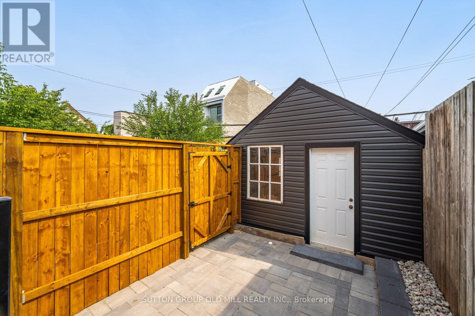 3 - 23 Maria Street, Toronto, Ontario  M6P 1W1 - Photo 27 - W12788782