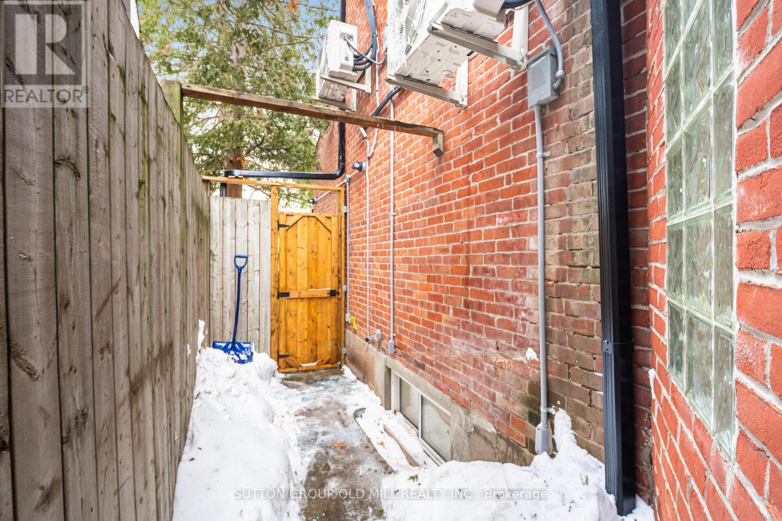 3 - 23 Maria Street, Toronto, Ontario  M6P 1W1 - Photo 28 - W12788782