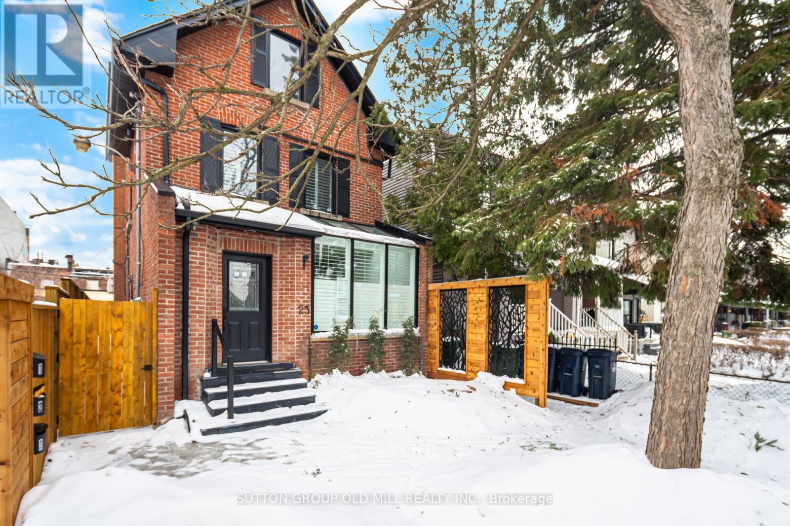 3 - 23 Maria Street, Toronto, Ontario  M6P 1W1 - Photo 3 - W12788782